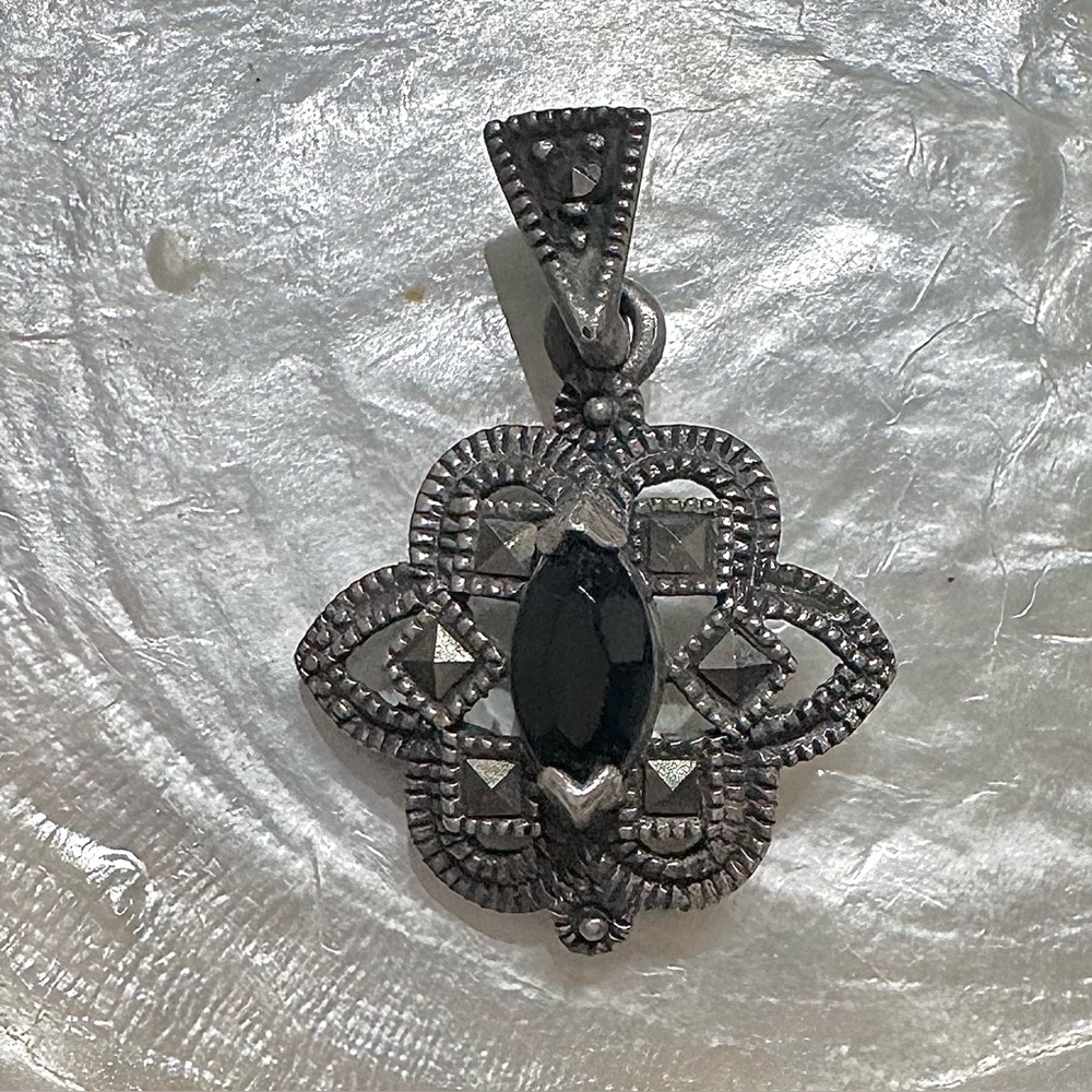 925 Sterling Silver Filigree Pendant
